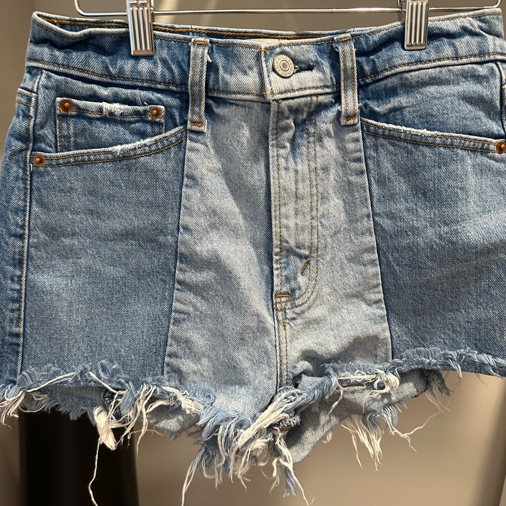 Abercrombie & Fitch size 4 27 High Rise Mom Shorts